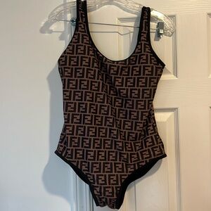🤩 bathing suit NWT